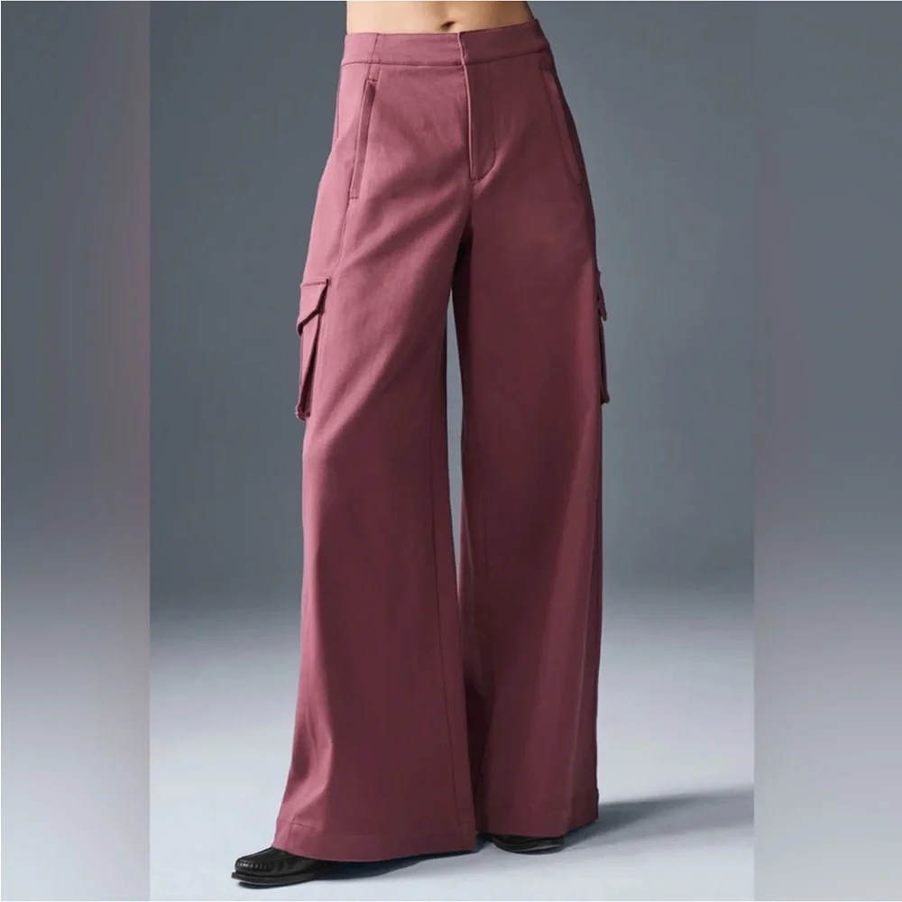 ALO Yoga Show Off Cargo Wide Leg Trouser, Burgundy Truffle Small - Picture 3 of 12